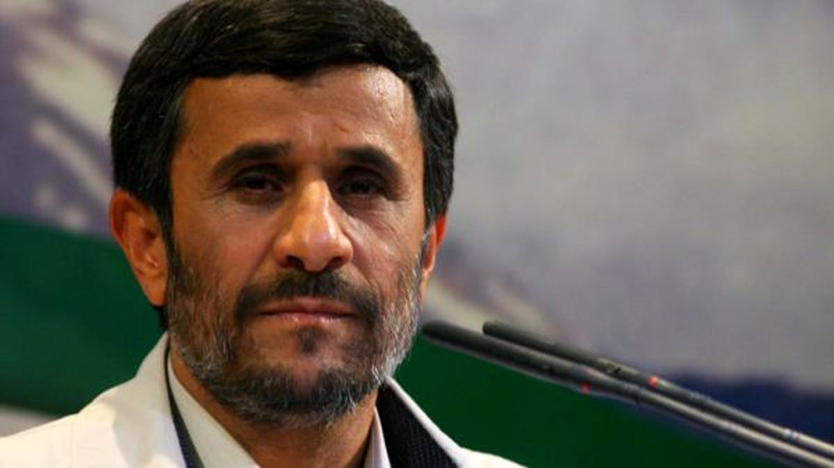 نگاه احمدی‎نژاد به مجمع تشخیص تغییر می‎کند؟ / این مجمع را مجمع پیرمردان خوانده بود!