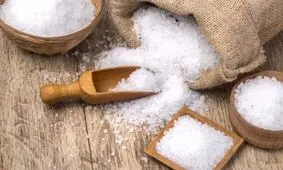 نحوه استفاده از نمک دریا و جوش شیرین برای اسکراب پوست