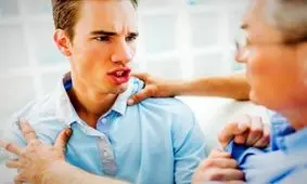 چرا نوجوانان روی والدین خود دست بلند می‌کنند؟