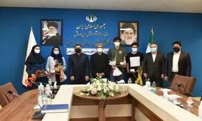استاندار البرز از چهار دانش‌آموز البرزی با رتبه تک‌رقمی در کنکور تجلیل کرد