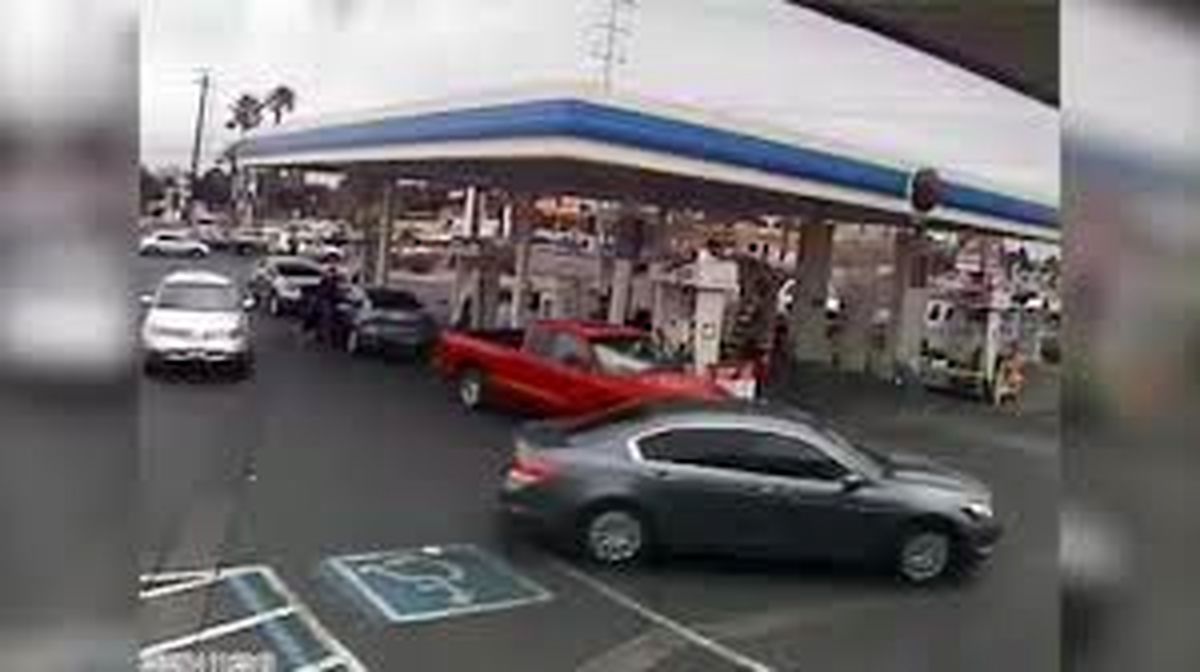 راننده‌ متخلف متصدی پمپ بنزین را زیر گرفت!