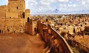 گردهمایی فعالان شهر تاریخی میبد به نفع حفاظت از میراث فرهنگی