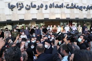 رئیسی در بازدید از داروخانه ۲۹ فروردین تهران: همه توان دولت برای موضوع کرونا بسیج شده است