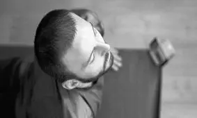 ۵ تمرین یوگای صورت که باید در خانه امتحان کنید