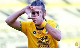 آقای گل استقلالی با قرمزها توافق کرد