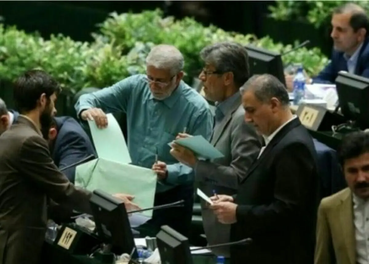 نتیجه آراء نمایندگان نشان داد مستقل ترین وزیر رای ندارد / وزیری که برند کشور است نفر دهم شد