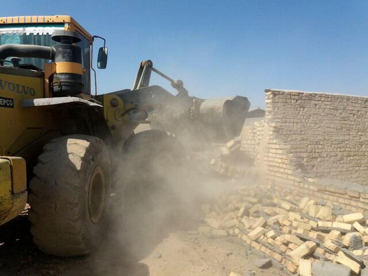 تخریب ۵۰ فقره ساخت و ساز غیرمجاز در اراضی ورامین
