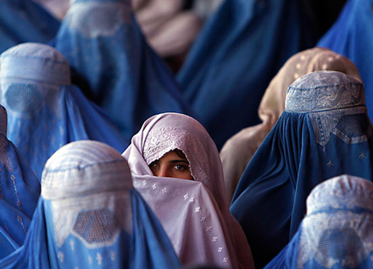 طالبان: حجاب در افغانستان اجباری است، نه برقع