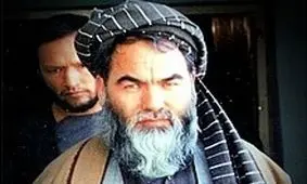 رفتار متناقض طالبان/ طالب ها تندیس عبدالعلی مزاری، از رهبران شیعه افغانستان را تخریب کردند