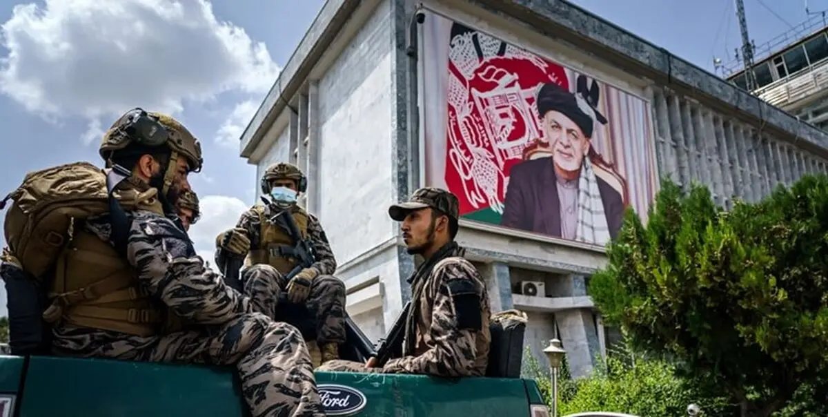 جزئیات فرار «اشرف غنی» از زبان سفیر افغانستان در تاجیکستان/ او پول هنگفتی را با خود برد و از مردم دزدی کرد