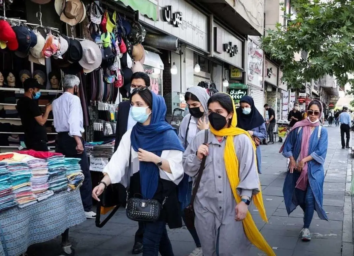 کسانی که به شرایط کرونایی معترضند، در مقابل واردات واکسن می ایستادند!
