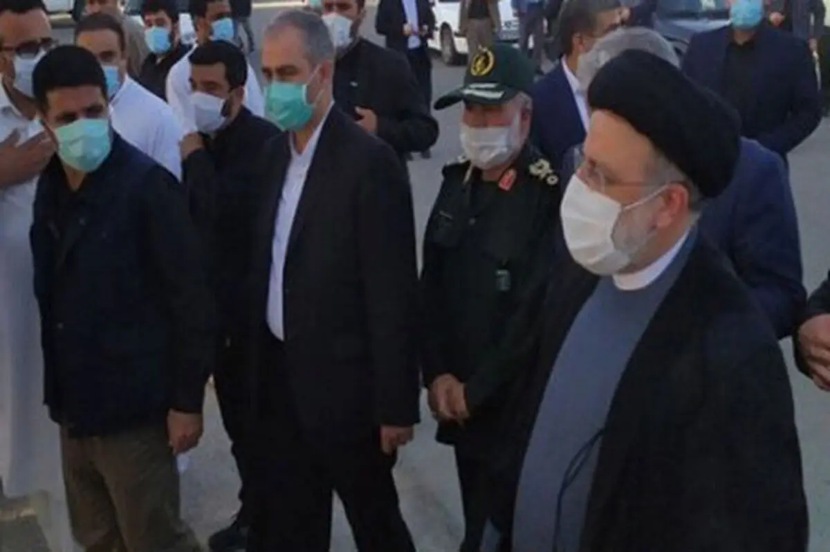 حضور رئیسی در بین زاغه‌نشینان منطقه مرادآباد چابهار
