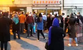 شهروندانی عصبانی در صف های شلوغ واکسن / چرا وعده های شهریور محقق نمی شود؟