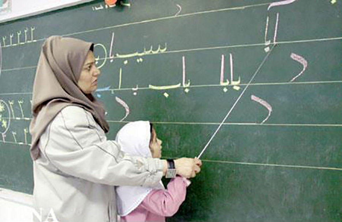 قانون خدمات کشوری ۱۴ سال است برای فرهنگیان اجرا نمیشود