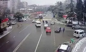 فیلم/ صحنه یک تصادف عجیب/ راننده پرت می‌شود اما خودرو دقیق پارک می‌شود