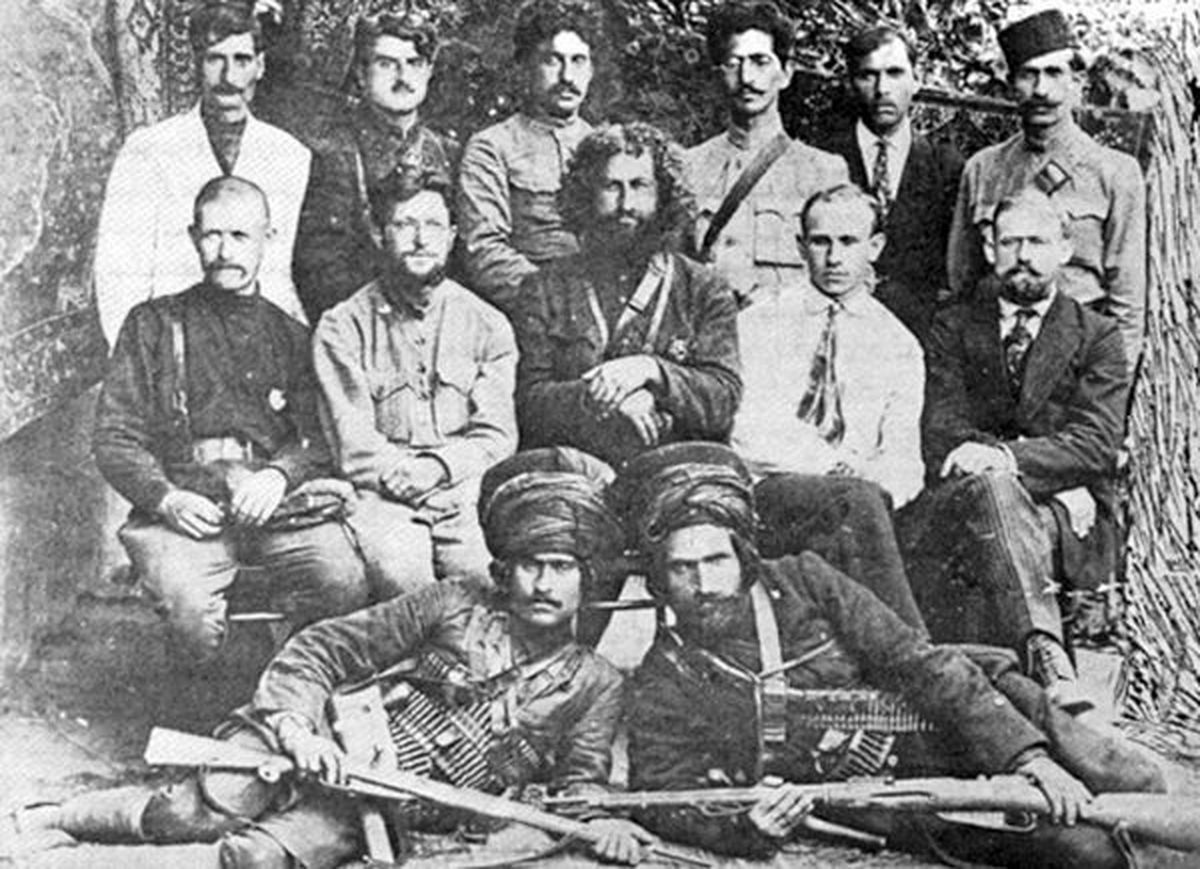 به میرزا کوچک خان نوشتم با آن همه وطن پرستی چطور حاضر شدی در بخشی از ایران جمهوری اعلام کنی؟