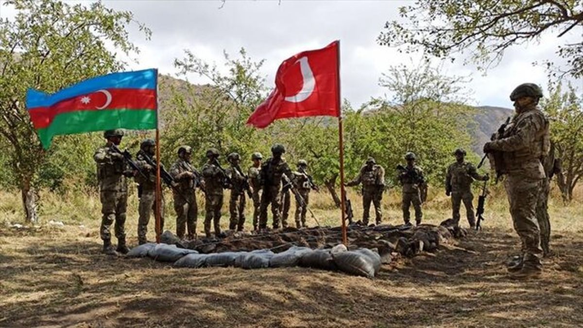 آغاز مانورهای نظامی مشترک آذربایجان-ترکیه در قره‌باغ