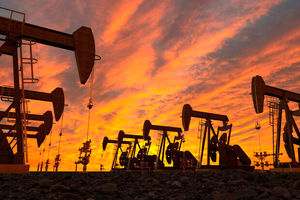 قیمت نفت خام پایین آمد