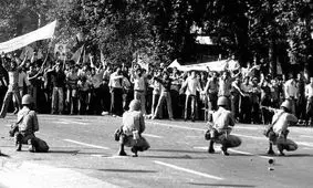 رد پای گرگ بر روی زمین/ روز هفدهم شهریور، سابوتاژهای اسرائیلی، میدان ژاله و آتشی که روی مردم گشوده شد