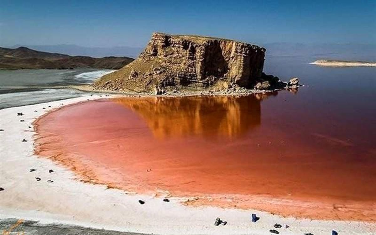 دریاچه ارومیه آب رفت!