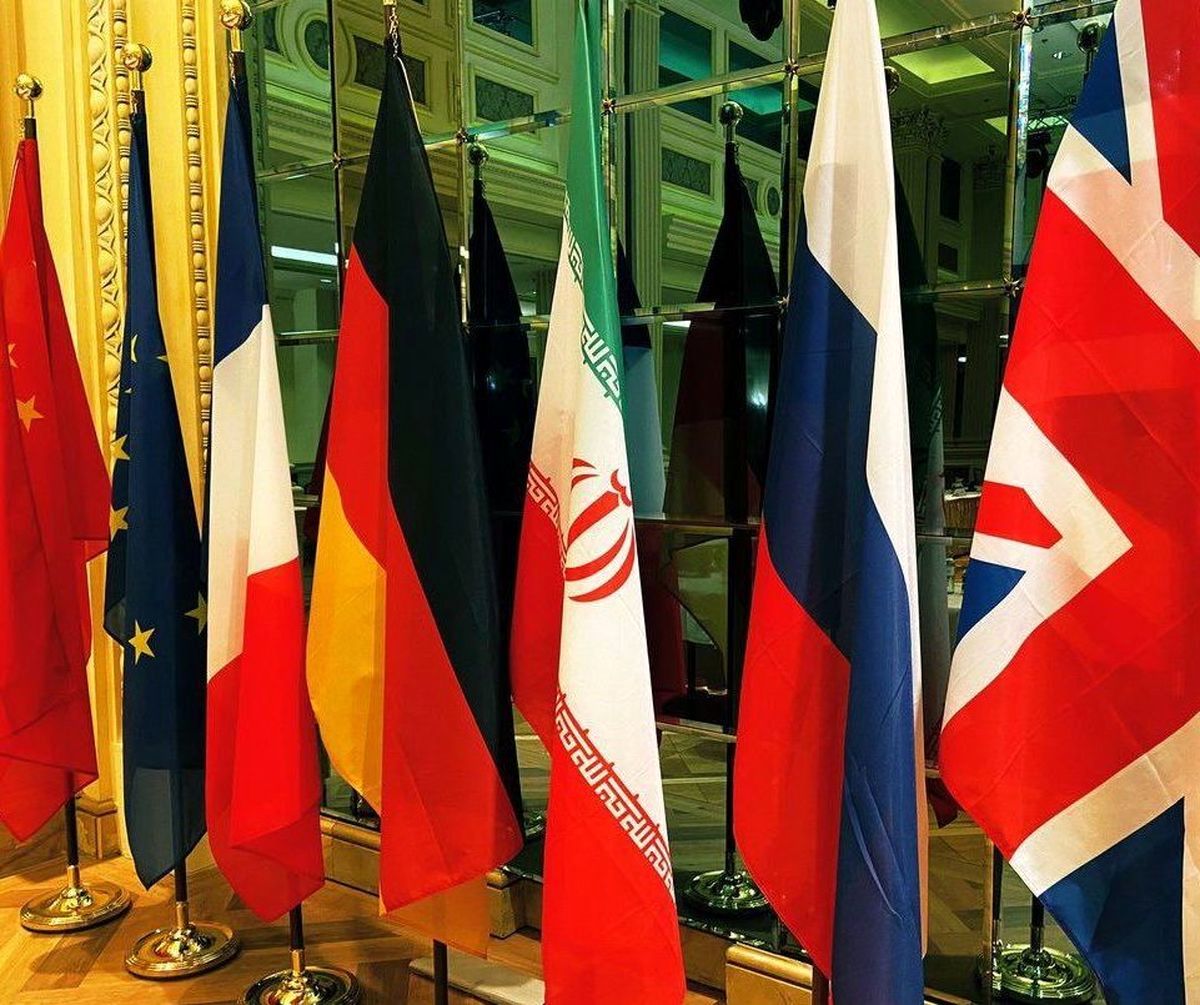 روزنامه کیهان: ما میز مذاکرات هسته ای را ترک نمی کنیم اما عجله هم نداریم