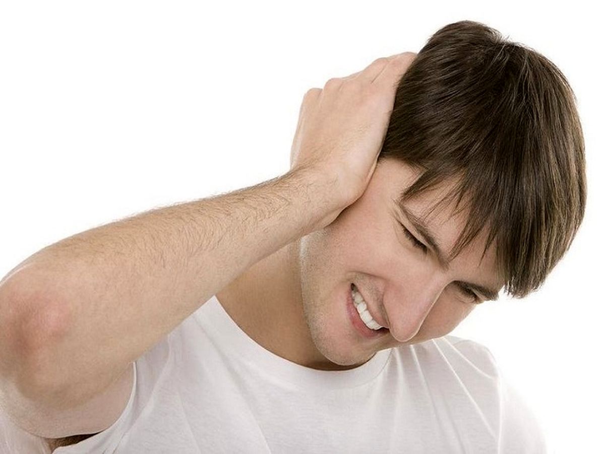 مضرات استفاده از گوش پاککن/ چرا گوش درد میشویم؟