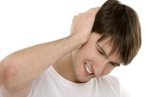مضرات استفاده از گوش پاک‌کن/ چرا گوش درد می‌شویم؟