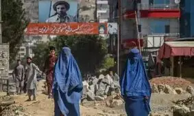 یکی از چهره‌های طالبان: زنان افغان نباید در کنار مردان کار کنند