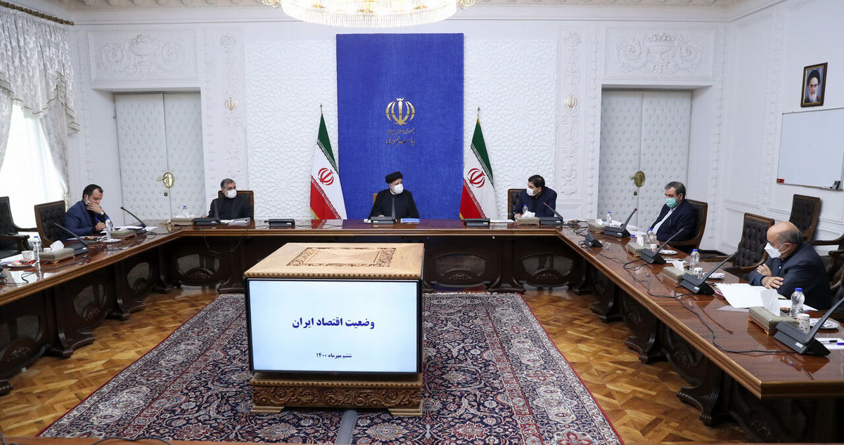 رییسی: بانک مرکزی سیاستهای پولی را متناسب با کنترل تورم پیگیری کند