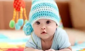 8 رفتاری که هرگز نباید با یک نوزاد انجام دهید