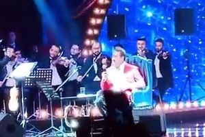 خواننده معروف ترکیه پس از ۱۲ سال روی صحنه رفت
