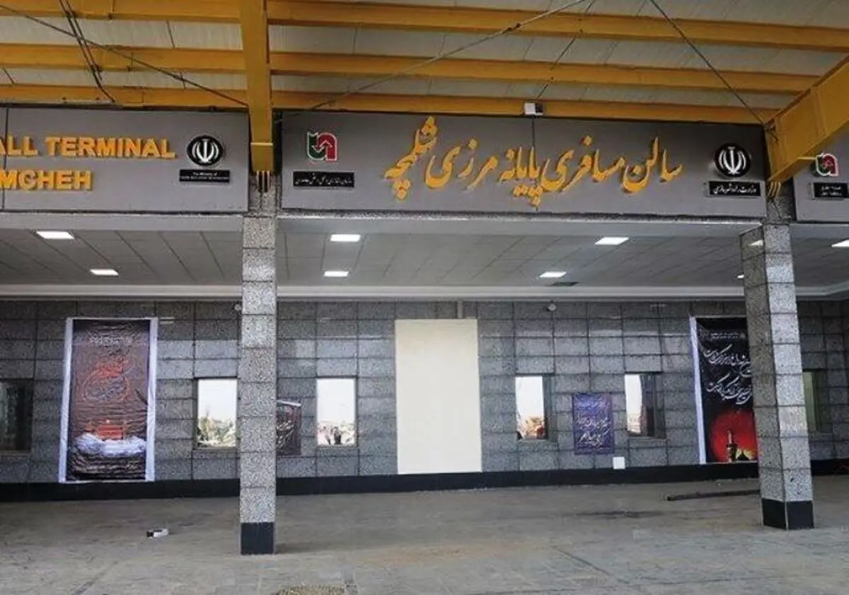 اجازه عبور از مرز شلمچه به عراق داده شد/ تلاش انبوه زائران برای عبور از مرز شلمچه به هر نحو ممکن/ ویدئو