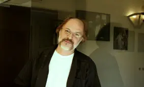 کنایه امین تارخ به سانسور الناز حبیبی در برنامه پژمان جمشیدی