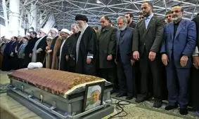 رهبر انقلاب برای کدام چهره‌ها شخصاً نماز میت خواندند؟