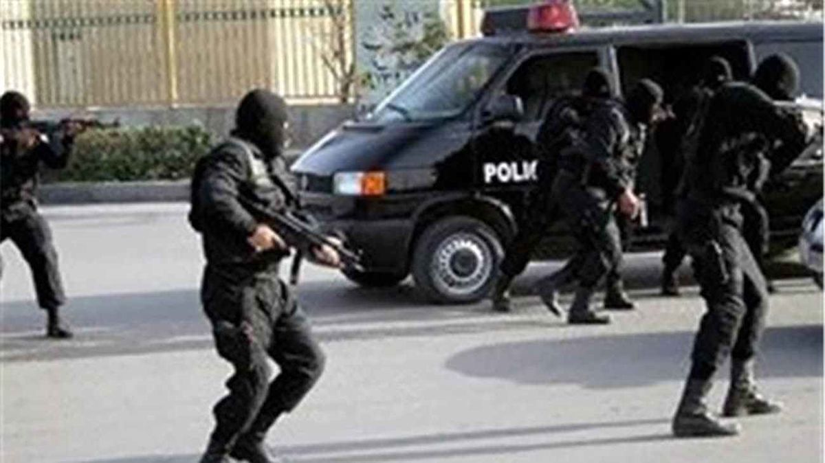 حمله به مأموران پلیس تهران با گاز اشک آور / مرد فراری اعتراف کرد