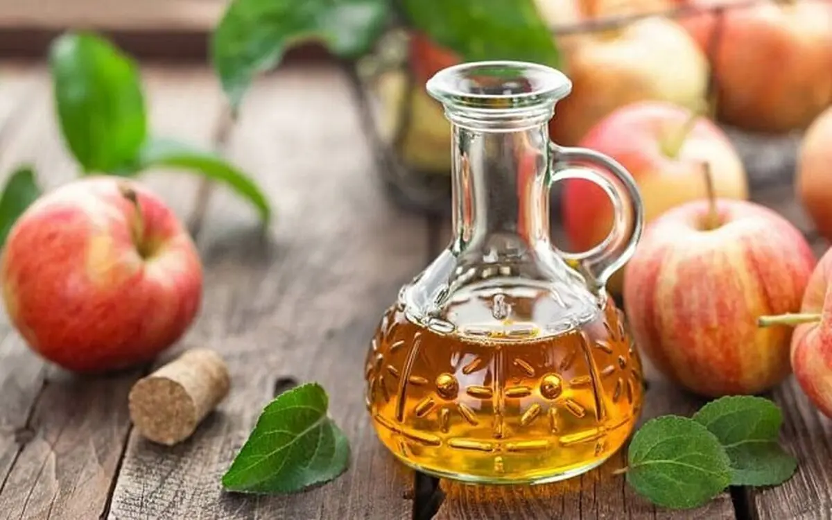 از بین بردن خارش و شوره سر با سرکه سیب