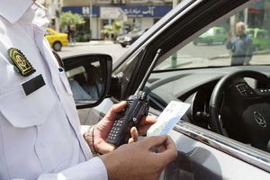 نرخ جرایم رانندگی در سال ۱۴۰۰ / استفاده از تلفن همراه در حین رانندگی ۱۱۰ هزار تومان/ اینفوگرافی