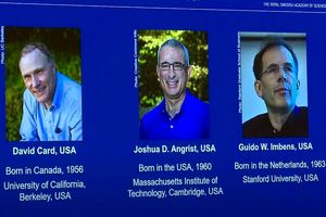 جایزه نوبل اقتصاد سال ۲۰۲۱ به ۳ اقتصاددان آمریکایی، کانادایی و هلندی مقیم آمریکا اهدا شد