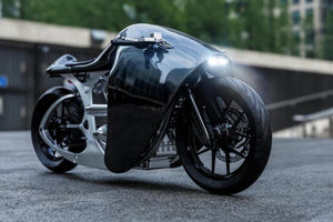 موتورسیکلتی جدید با الهام از موجودات دریایی و شاسی موشکی!
