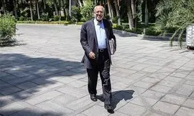 کسانی که هشتگ "محاکمه روحانی" را می‌زنند، عوامل اجنبی‌اند! / ۲۰درصد قیمت خودرو به جیب دولت می‌رود / می‌گویند نعمت‌زاده ۲۵۰ شرکت دارد / نه من برنج آلوده وارد کردم، نه دخترم داروی تاریخ مصرف گذشته