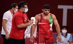 کشتی فرنگی جهان/ ساروی مدال طلا را به گردن آویخت