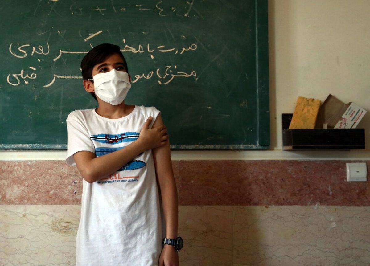 شیوهنامه اجرای تسریع واکسیناسیون دانشآموزان ۱۲ تا ۱۸ سال ابلاغ شد