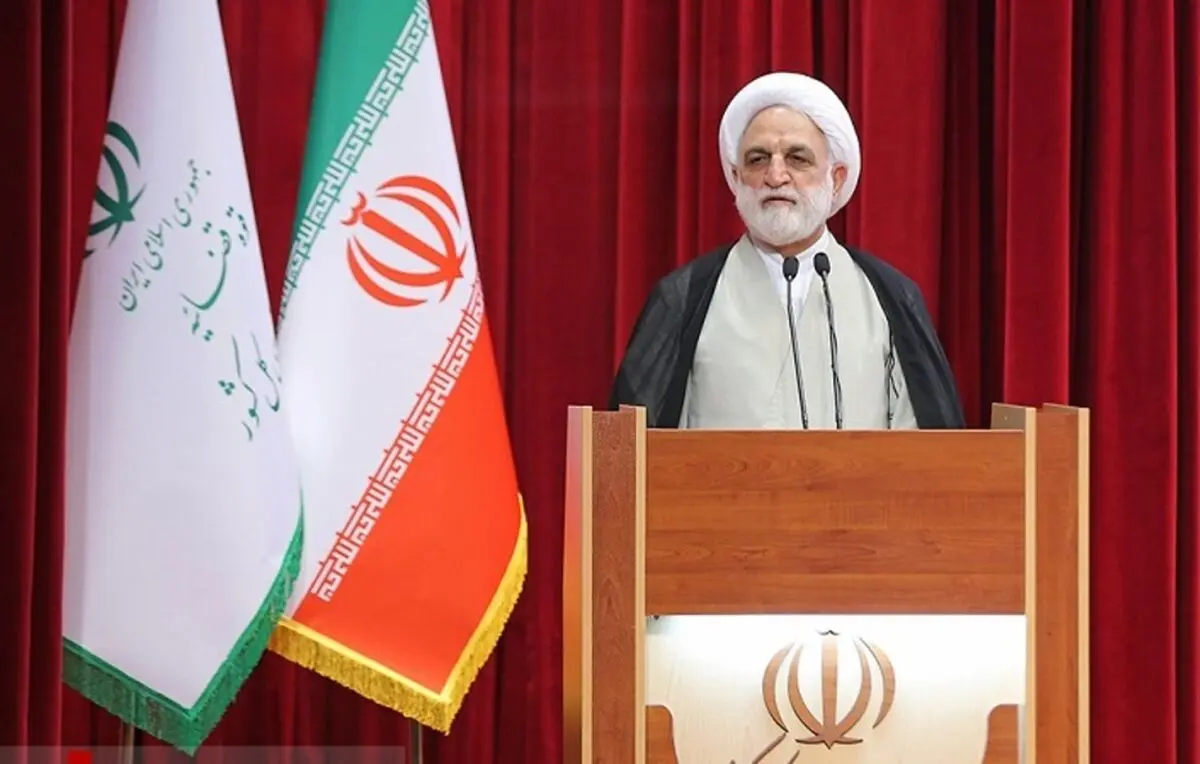 خودسانسوری نکنید، برای مبارزه با فساد بسیاری از مسائل را با مردم درمیان بگذارید
