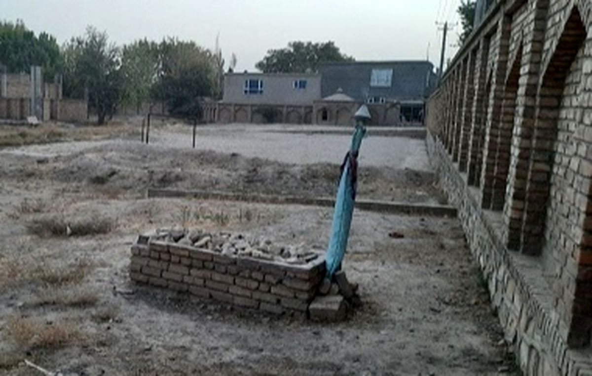 مقبره بدون بارگاهِ ابوریحان بیرونی در افغانستان