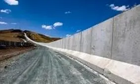 از بین رفتن دیوار مرزی ترامپ براثر سیل در آگست/ ویدئو