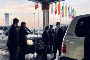 سفر احمدی‌نژاد و همسرش به دوبی/ ویدئو