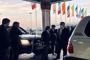 سفر احمدی‌نژاد و همسرش به دوبی/ ویدئو