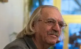 محمدعلی نجفی: صدا و سیما کاری کرده که بیشتر خانواده‌ها، ماهواره نگاه می‌کنند