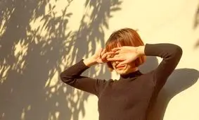 دلیل حساسیت به نور یا فوتوفوبی به صورت ناگهانی