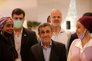 جدال بر سر احمدی‌نژاد؛ او فایزر زده است؟!